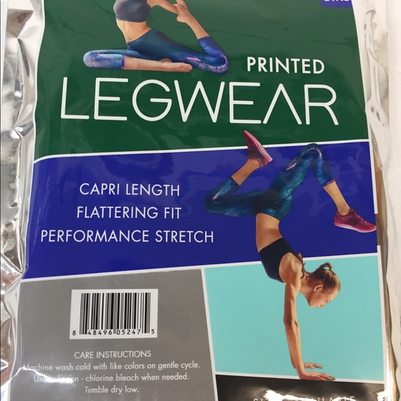 Blue Star Multicolor Floral Capri Leggings Women’s - Picture 10 of 12